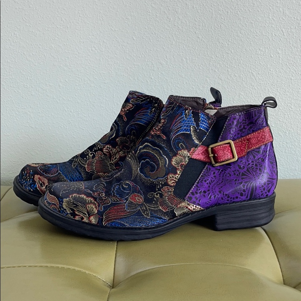 Wild purple ankle boots